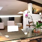Cuch Hotel