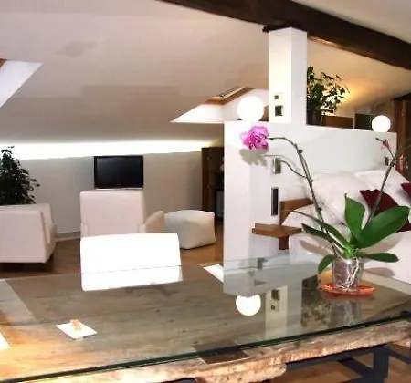 Cuch Hotel